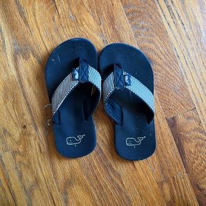 Vineyard Vines boys’ flip flops